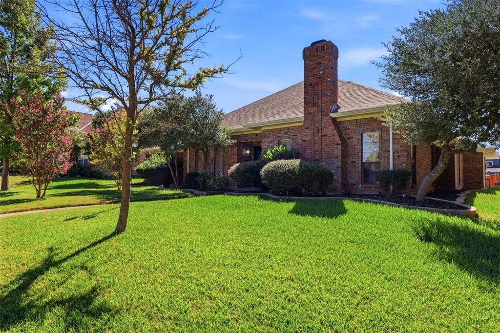 2700 Nighthawk Drive, Plano, TX 75025 2700 Nighthawk Drive, Plano, TX 75025