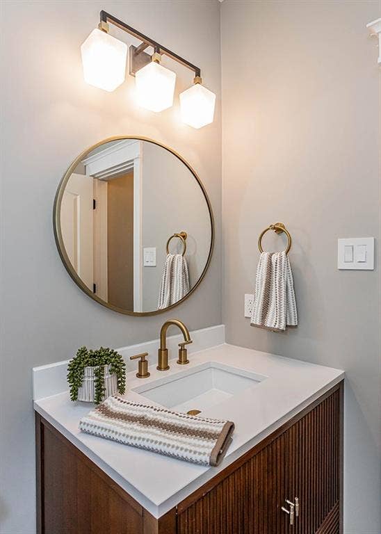 1508 Sunrise Drive, McKinney, TX 75071 Powder Bathroom