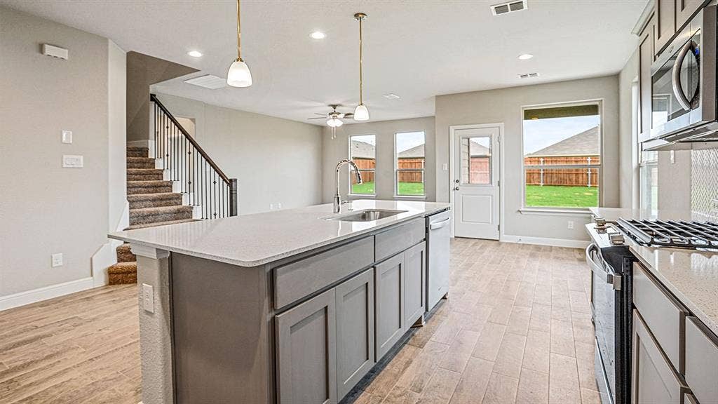 1413 CANTERBURY Trail, DeSoto, TX 75115 1413 CANTERBURY Trail, DeSoto, TX 75115