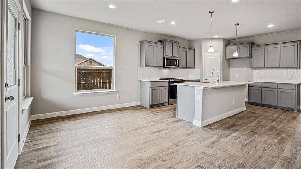 1413 CANTERBURY Trail, DeSoto, TX 75115 1413 CANTERBURY Trail, DeSoto, TX 75115