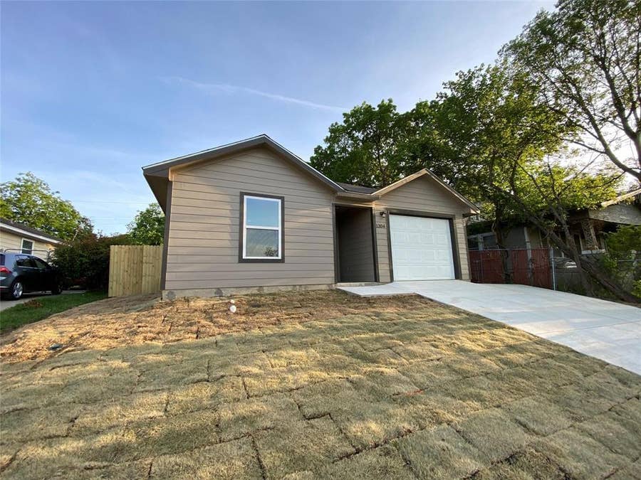 Property photo for 1304 E Magnolia Avenue, Fort Worth, TX