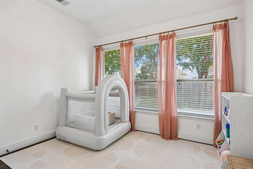 2403 Laguna Lane, Arlington, TX 76012 Bedroom #3 Could also make a great dedicated home office.