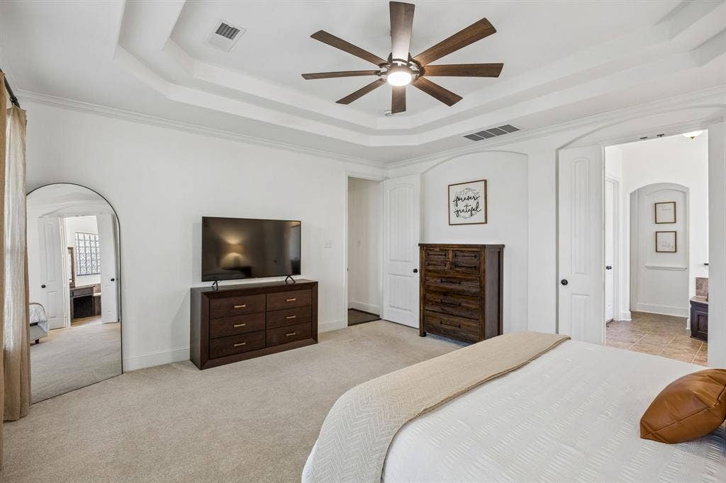 2403 Laguna Lane, Arlington, TX 76012 Here you can see into the ensuite bathroom