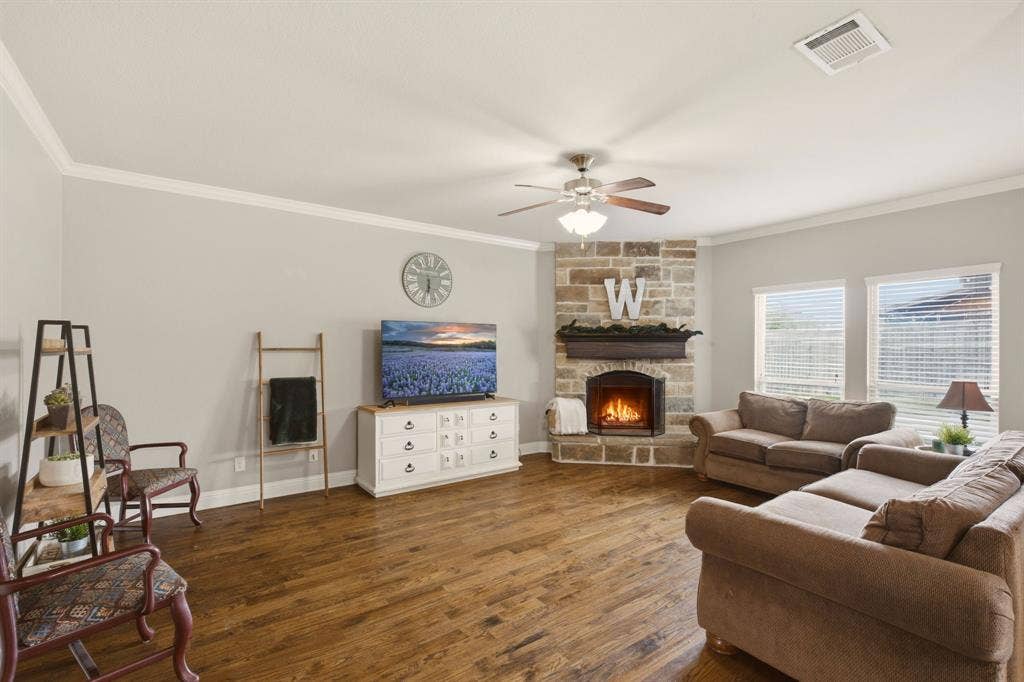 1411 Saint Johns Drive, Van Alstyne, TX 75495