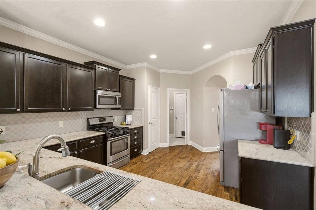 1411 Saint Johns Drive, Van Alstyne, TX 75495