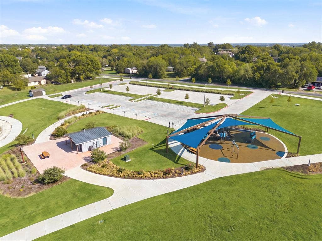 1411 Saint Johns Drive, Van Alstyne, TX 75495