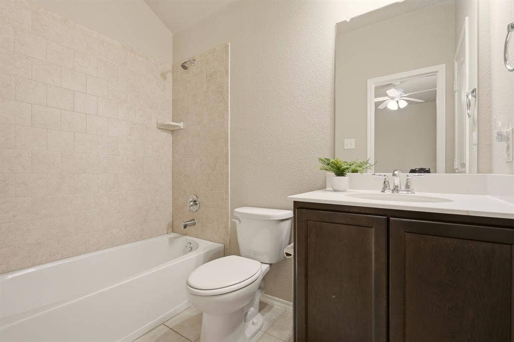 1411 Saint Johns Drive, Van Alstyne, TX 75495