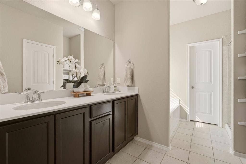 1411 Saint Johns Drive, Van Alstyne, TX 75495