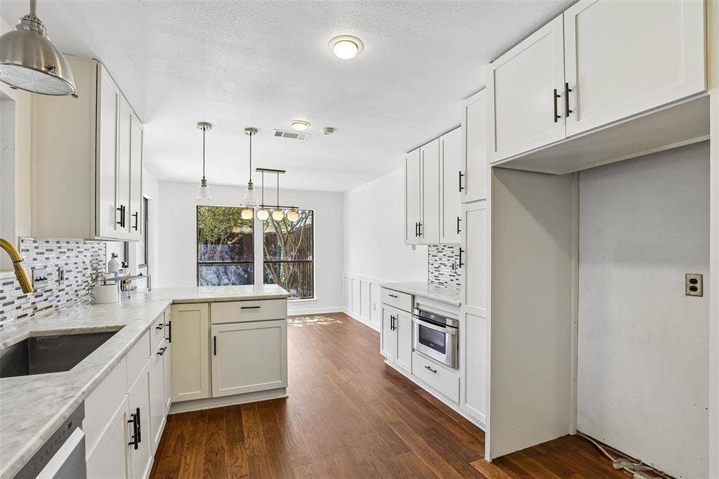 6234 La Cosa Drive, Dallas, TX 75248 6234 La Cosa Drive, Dallas, TX 75248