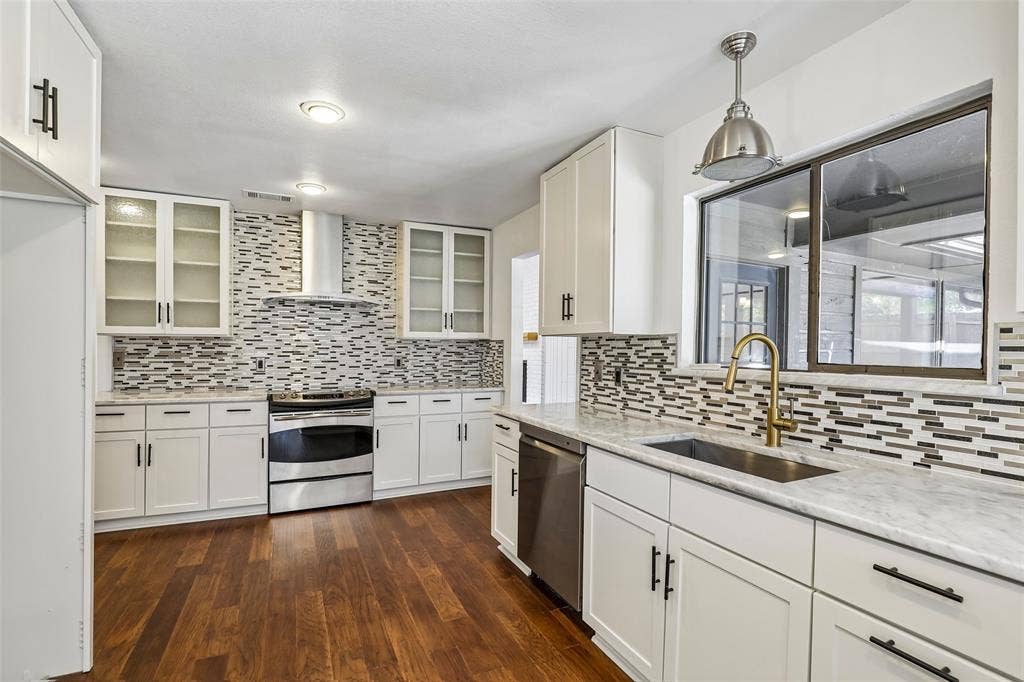 6234 La Cosa Drive, Dallas, TX 75248 6234 La Cosa Drive, Dallas, TX 75248