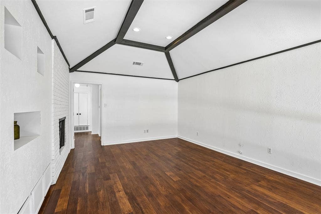 6234 La Cosa Drive, Dallas, TX 75248 6234 La Cosa Drive, Dallas, TX 75248