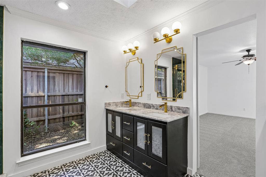 6234 La Cosa Drive, Dallas, TX 75248 6234 La Cosa Drive, Dallas, TX 75248