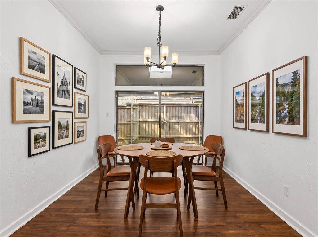6234 La Cosa Drive, Dallas, TX 75248 Virtually Staged Dining Area