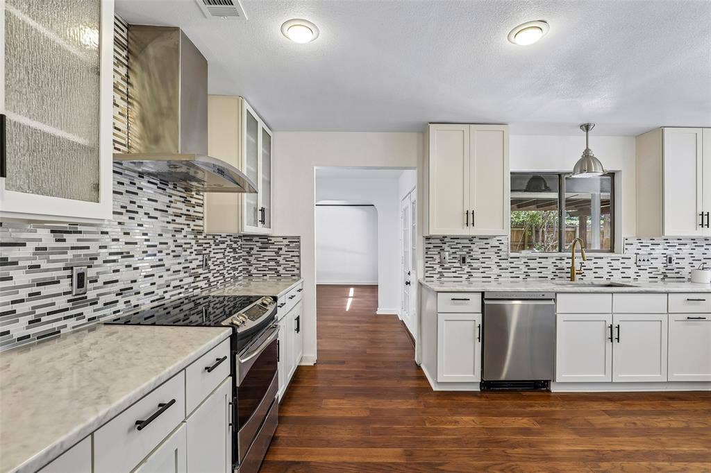 6234 La Cosa Drive, Dallas, TX 75248 6234 La Cosa Drive, Dallas, TX 75248