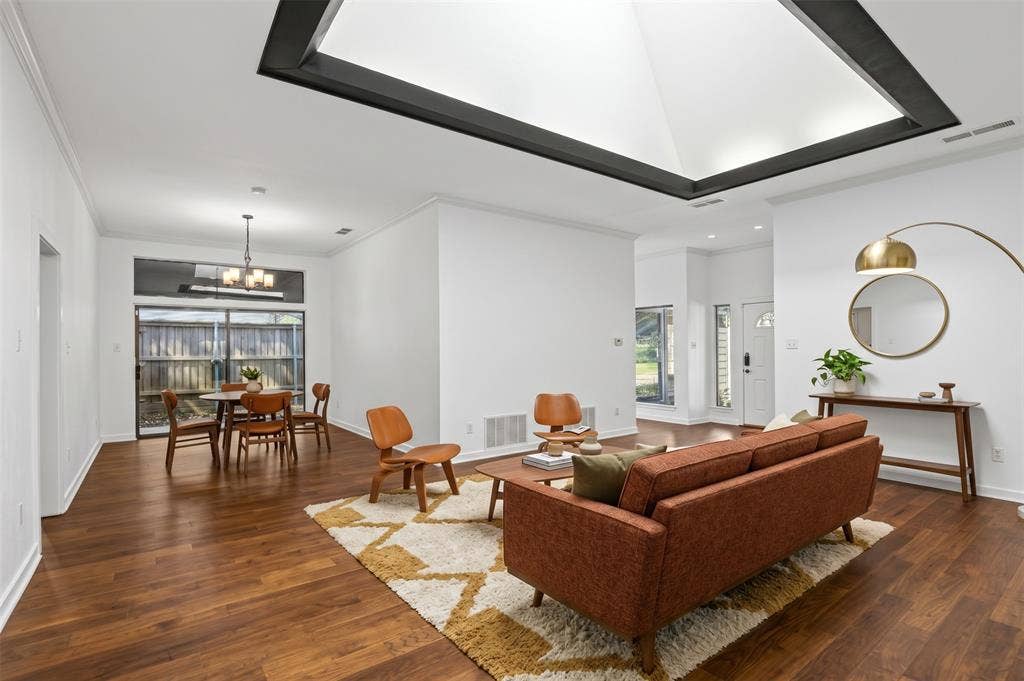 6234 La Cosa Drive, Dallas, TX 75248 Virtually Staged Living / Dining Room