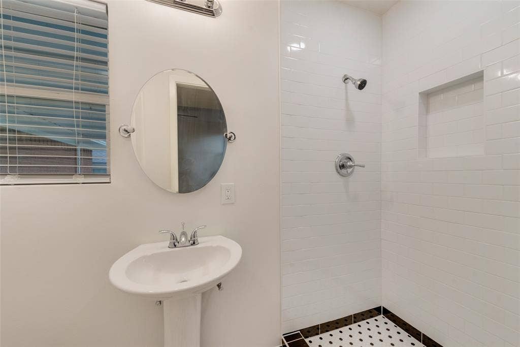 2643 San Medina Avenue, Dallas, TX 75228 2643 San Medina Avenue, Dallas, TX 75228