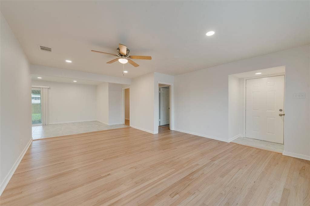 2643 San Medina Avenue, Dallas, TX 75228 2643 San Medina Avenue, Dallas, TX 75228