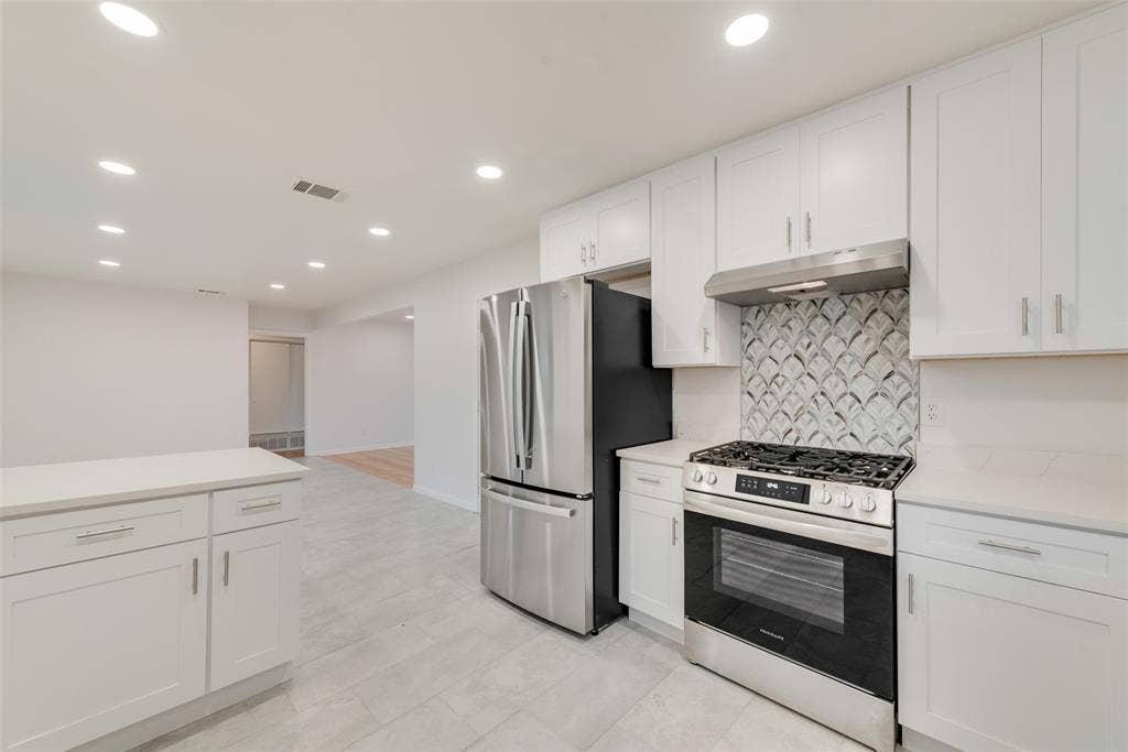 2643 San Medina Avenue, Dallas, TX 75228 2643 San Medina Avenue, Dallas, TX 75228