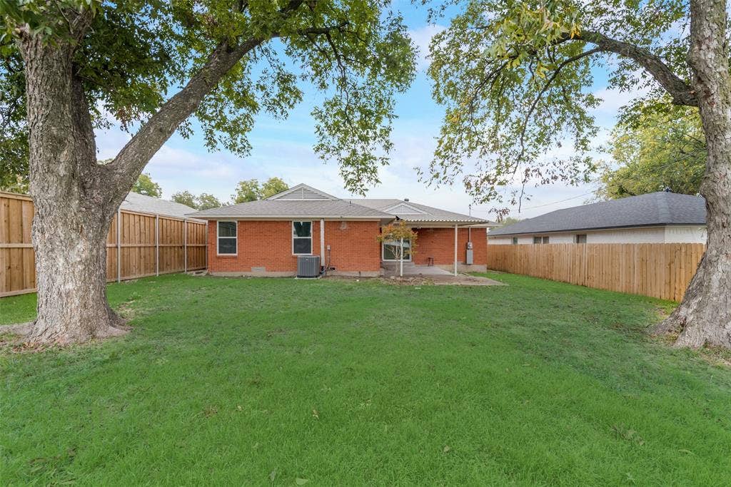 2643 San Medina Avenue, Dallas, TX 75228 2643 San Medina Avenue, Dallas, TX 75228