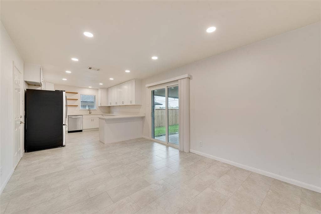 2643 San Medina Avenue, Dallas, TX 75228 2643 San Medina Avenue, Dallas, TX 75228