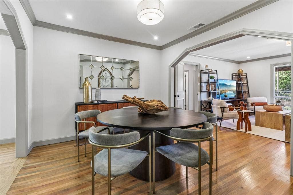 Hardwood flooring with a decorative inlay