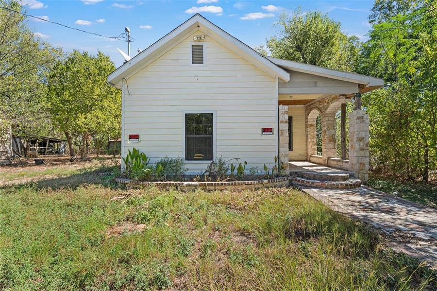Property photo for 404 Eddins Street, Marlin, TX