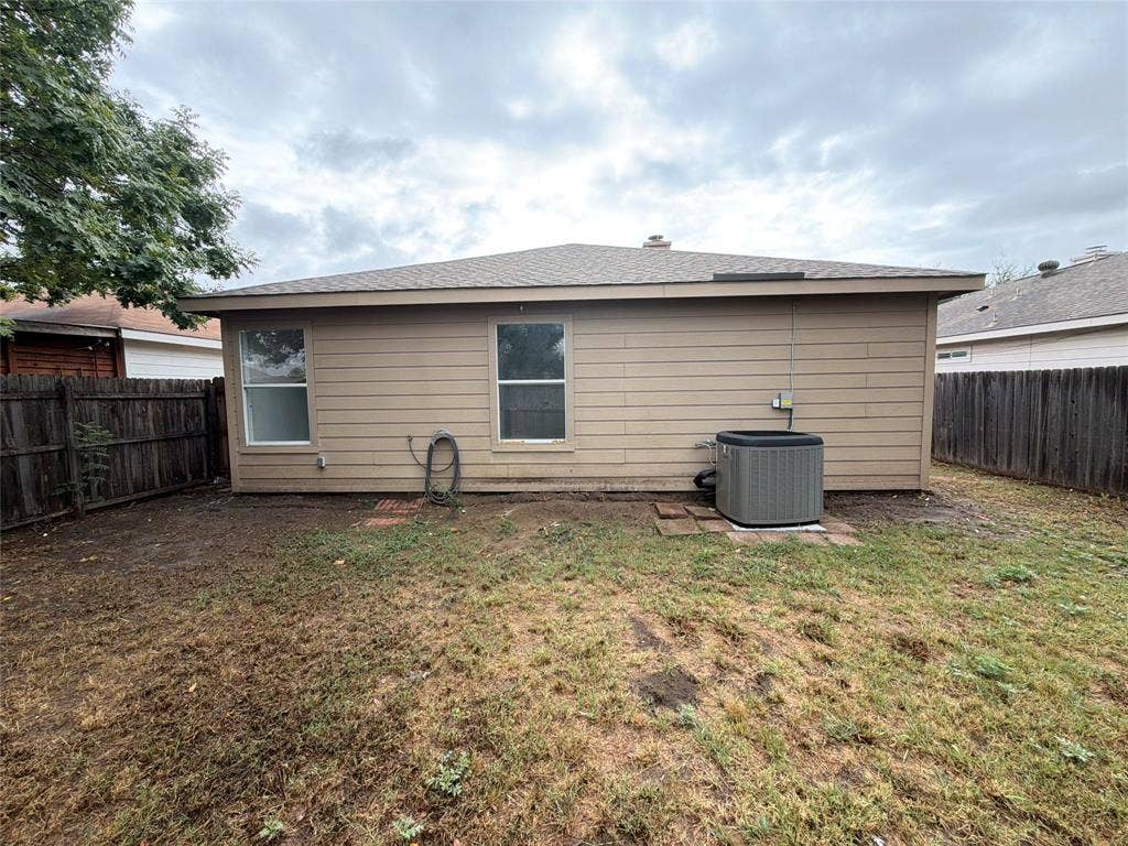 1033 Olivewood Lane, Fort Worth, TX 76140 1033 Olivewood Lane, Fort Worth, TX 76140