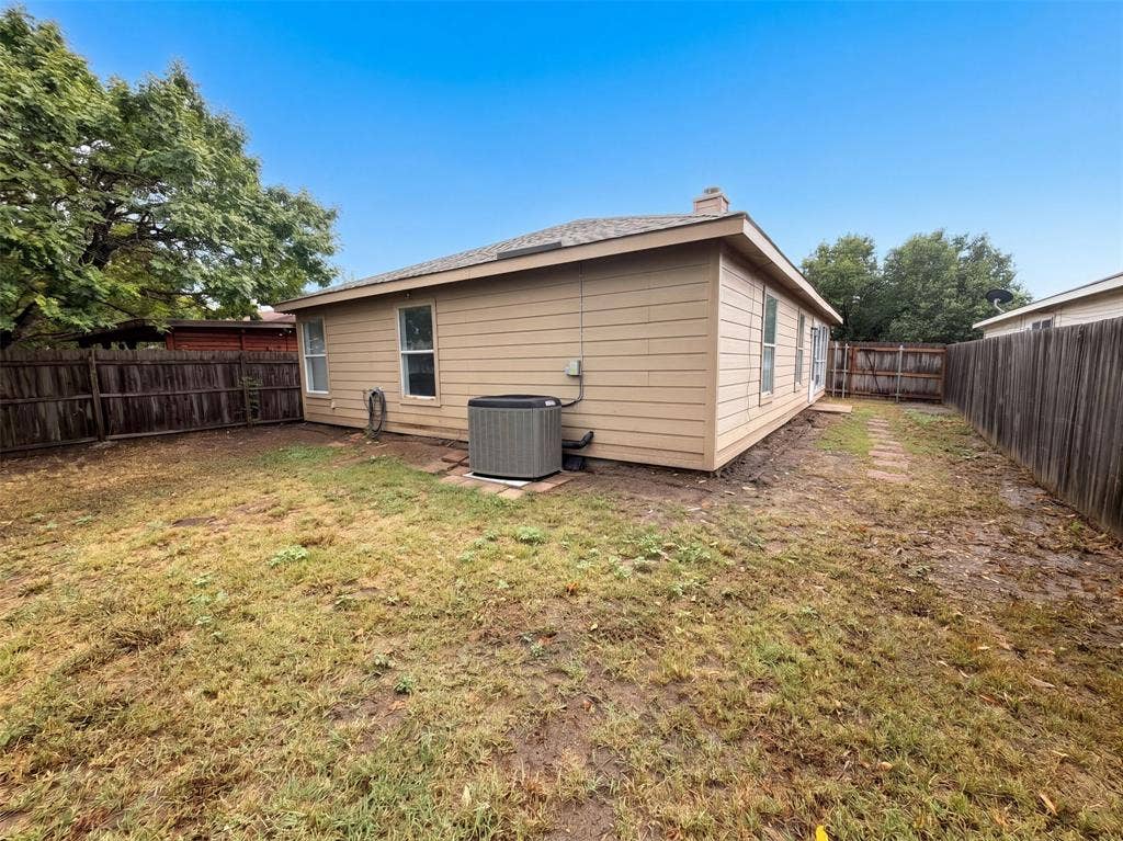 1033 Olivewood Lane, Fort Worth, TX 76140 1033 Olivewood Lane, Fort Worth, TX 76140