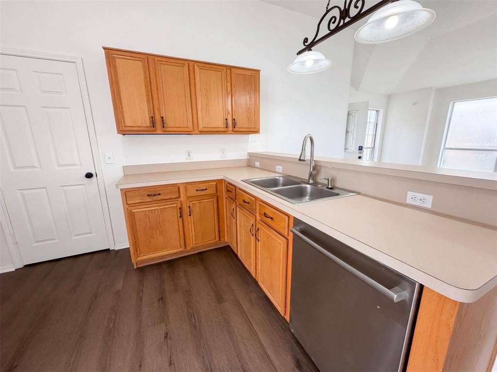 1033 Olivewood Lane, Fort Worth, TX 76140 1033 Olivewood Lane, Fort Worth, TX 76140