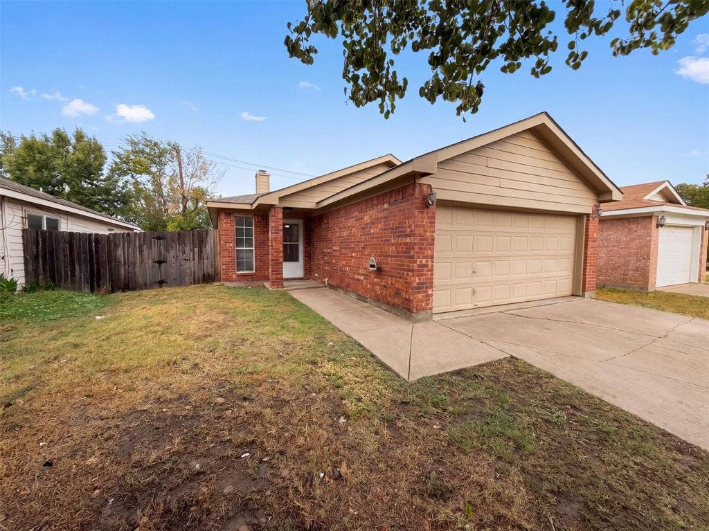 1033 Olivewood Lane, Fort Worth, TX 76140 1033 Olivewood Lane, Fort Worth, TX 76140