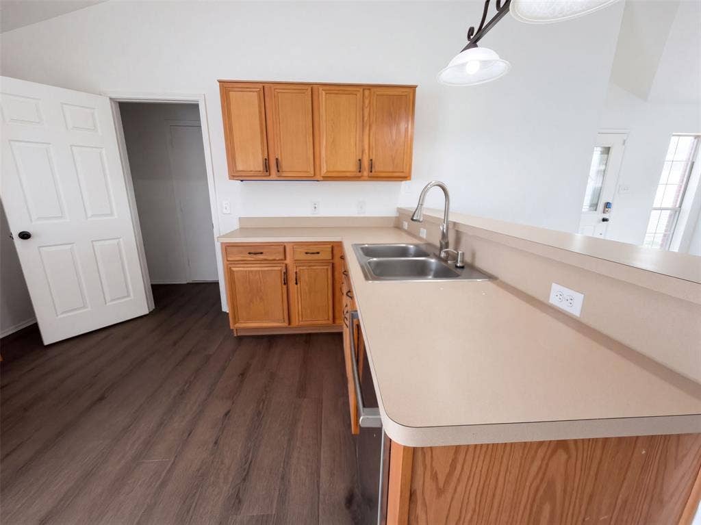 1033 Olivewood Lane, Fort Worth, TX 76140 1033 Olivewood Lane, Fort Worth, TX 76140