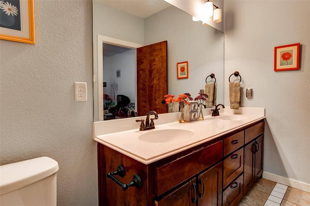 3912 Linden Avenue, Fort Worth, TX 76107 3912 Linden Avenue, Fort Worth, TX 76107