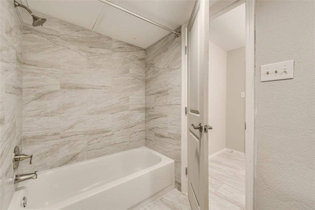 18240 Midway Road, #302, Dallas, TX 75287