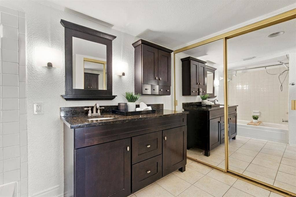5200 Martel Avenue, #25C, Dallas, TX 75206
