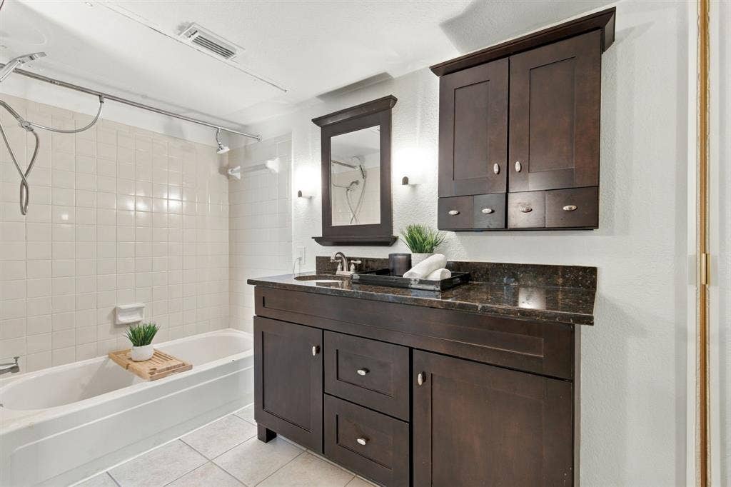 5200 Martel Avenue, #25C, Dallas, TX 75206
