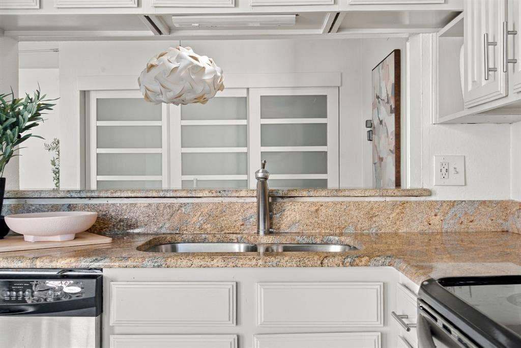 5200 Martel Avenue, #25C, Dallas, TX 75206