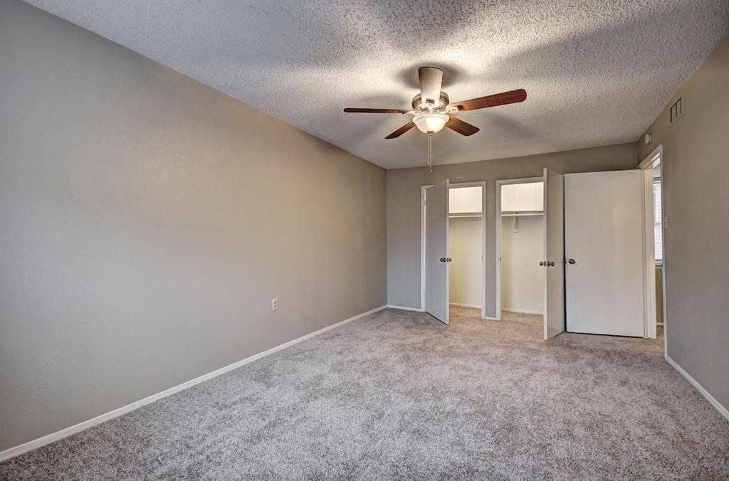 707 E Shady Grove Road, Irving, TX 75060