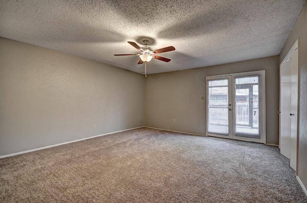 707 E Shady Grove Road, Irving, TX 75060
