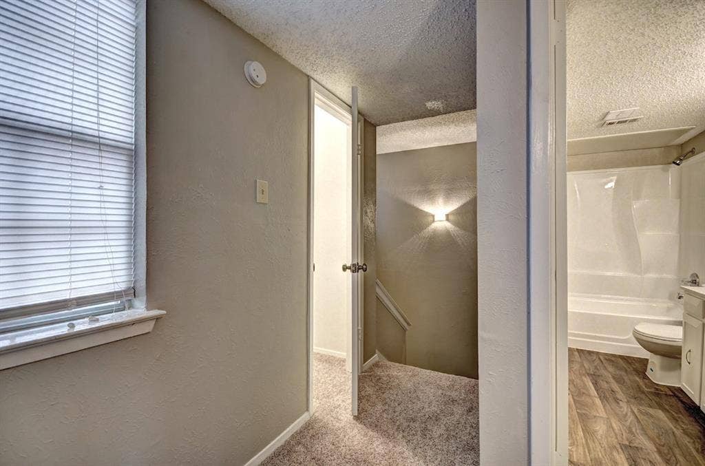 707 E Shady Grove Road, Irving, TX 75060