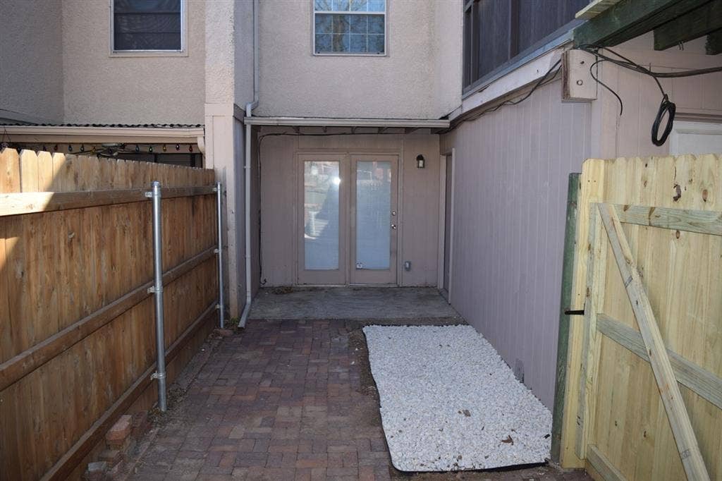 707 E Shady Grove Road, Irving, TX 75060