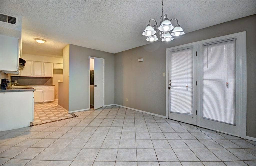 707 E Shady Grove Road, Irving, TX 75060