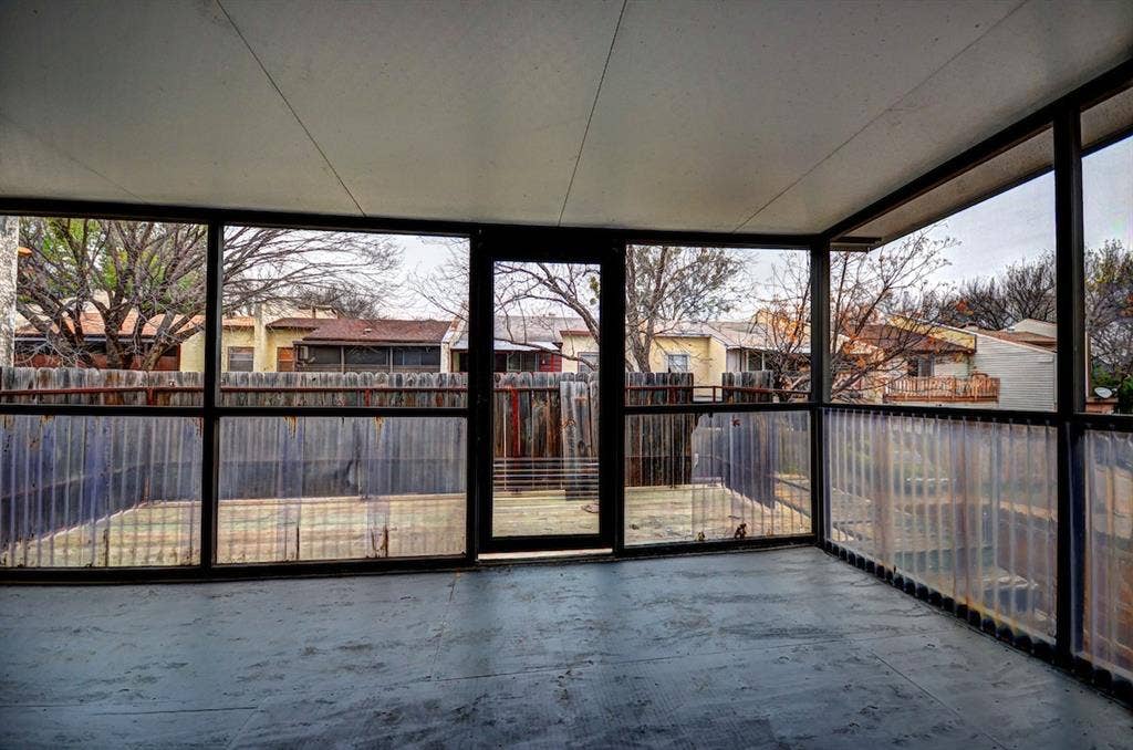707 E Shady Grove Road, Irving, TX 75060