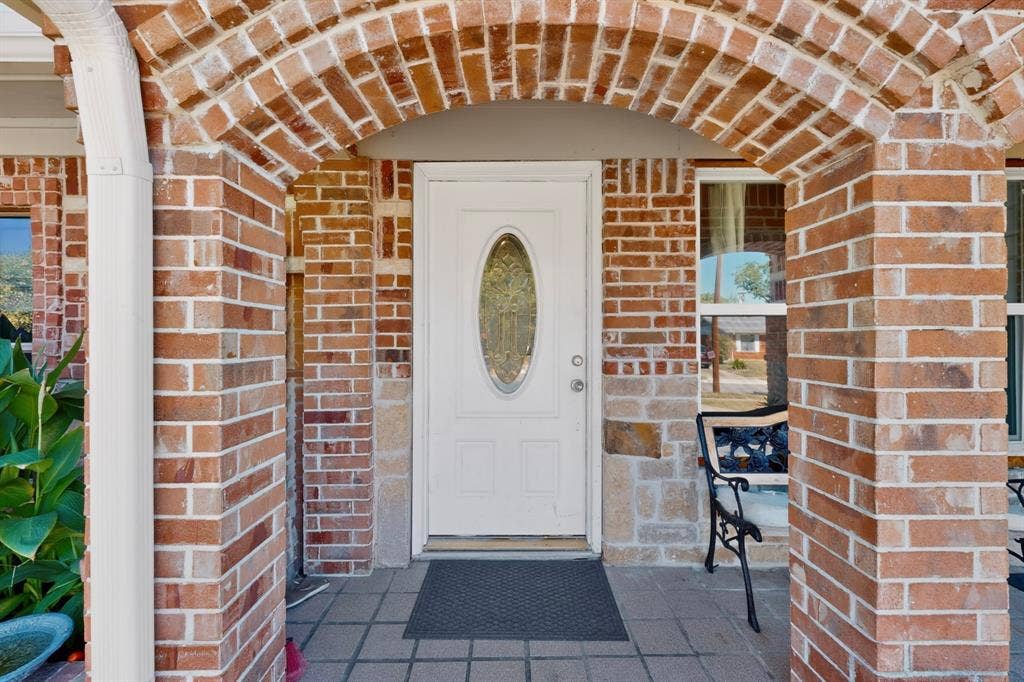 2520 Hillsboro Avenue, Dallas, TX 75228