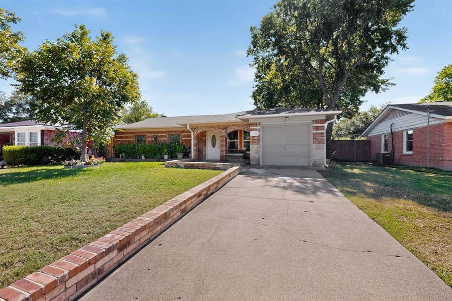 Property photo for 2520 Hillsboro Avenue, Dallas, TX