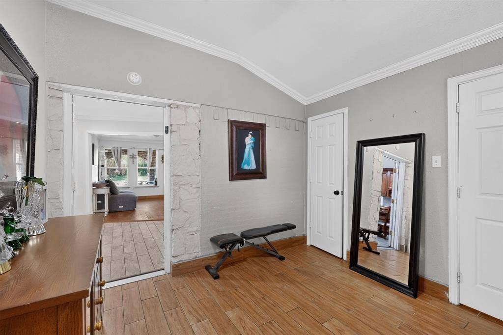 2520 Hillsboro Avenue, Dallas, TX 75228