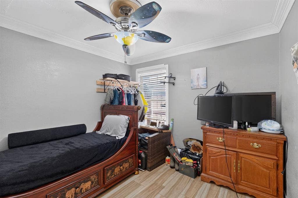 2520 Hillsboro Avenue, Dallas, TX 75228