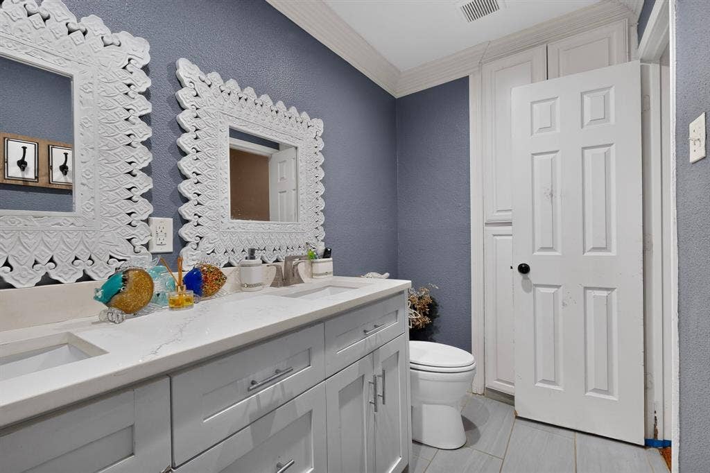 2520 Hillsboro Avenue, Dallas, TX 75228