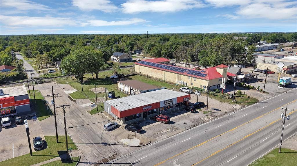 501 W Moore Avenue, Terrell, TX 75160 501 W Moore Avenue, Terrell, TX 75160