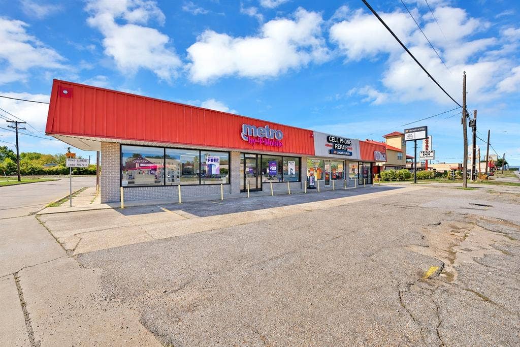 501 W Moore Avenue, Terrell, TX 75160 501 W Moore Avenue, Terrell, TX 75160
