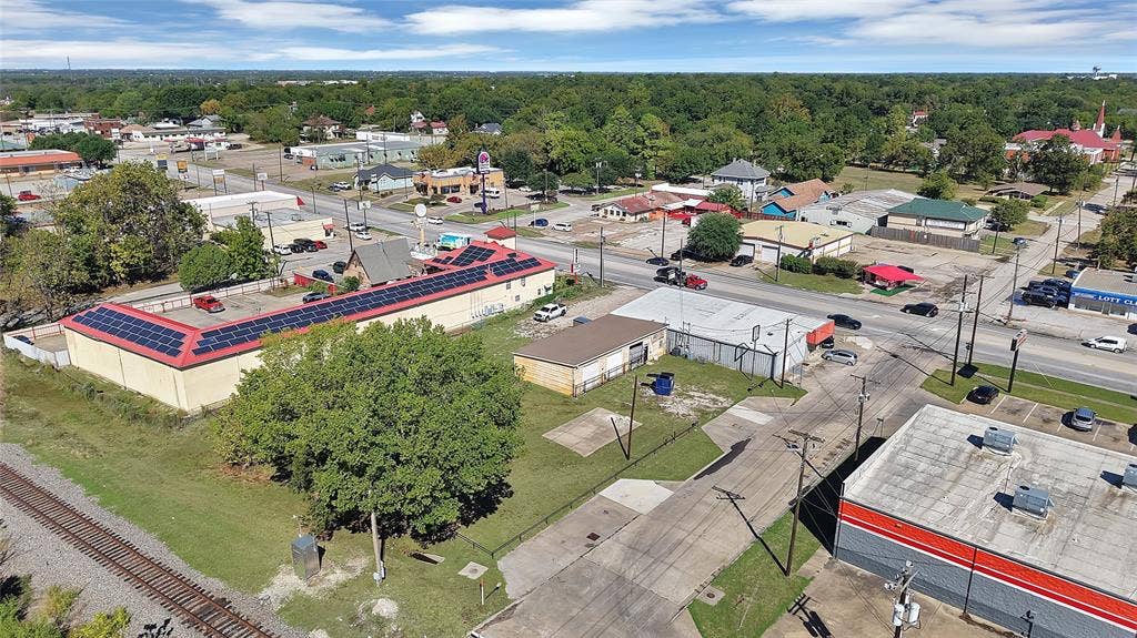 501 W Moore Avenue, Terrell, TX 75160 501 W Moore Avenue, Terrell, TX 75160